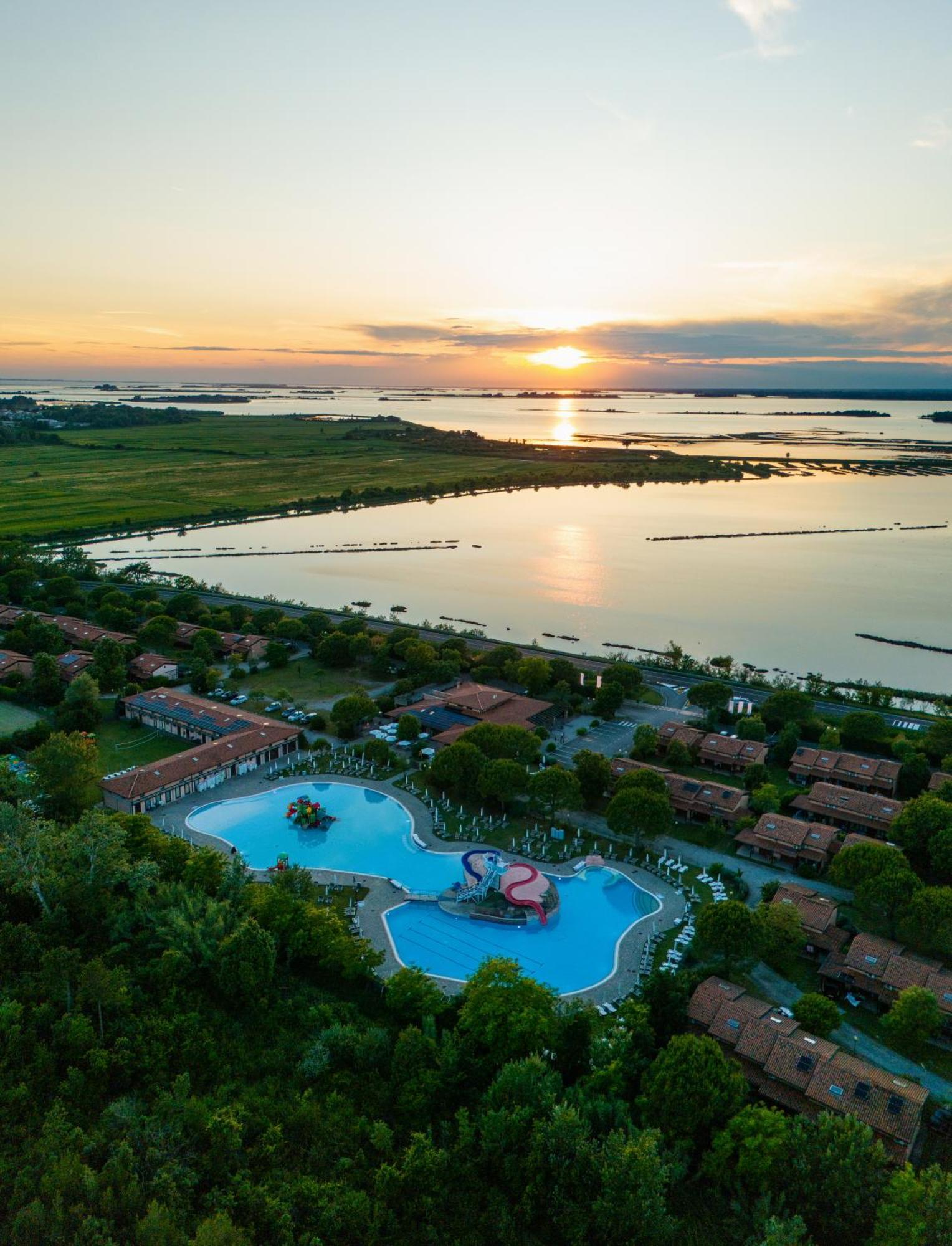 Villaggio Ca' Laguna Градо Екстериор снимка